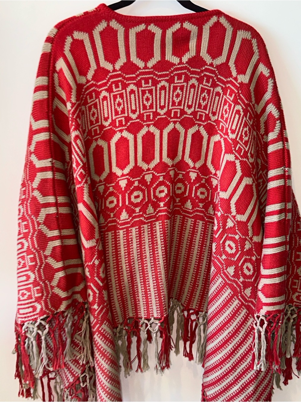 Aplaca collections - Red Patterned Fringe Sweater Poncho - Unknown Brand - Picture 10 of 11